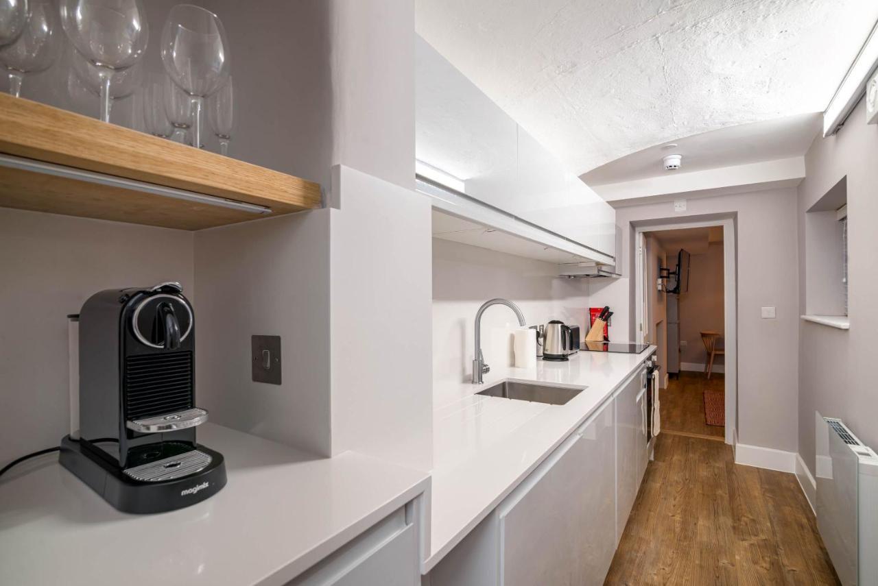 Apartment 37 Doughty Street *